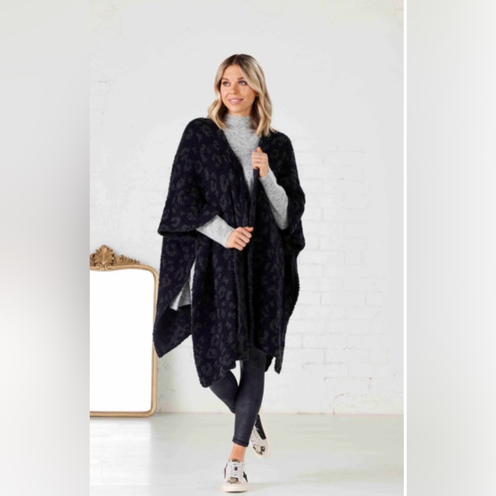Mud Pie reversible Wrap